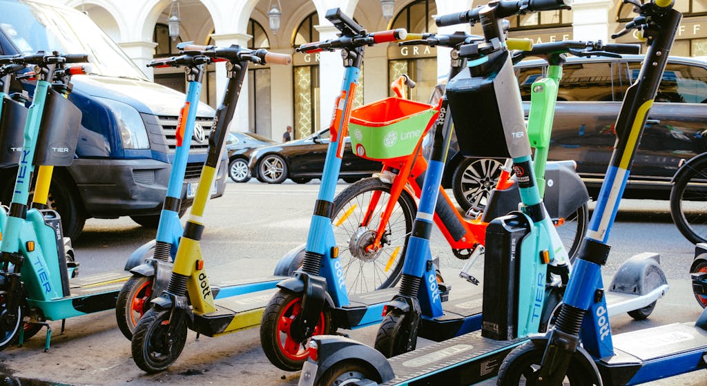 Nuevas formas de movilidad y su convivencia pacífica con los vehículos tradicionales · formación FUNDAE