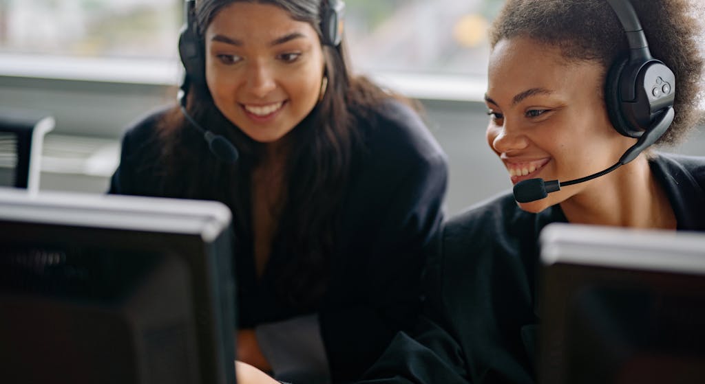 Métodos habilidades y estrategias en la atención al cliente · formación FUNDAE